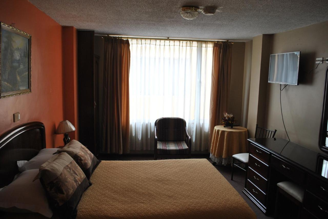 Hotel Makroz Latacunga Dış mekan fotoğraf